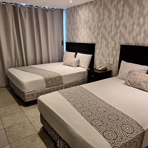 Habitación Estándar con 2 Camas Individuales